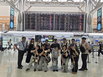 成田空港出発ロビー